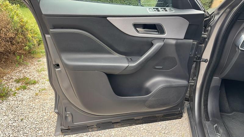 Jaguar F-Pace 2.0 d 180 Bva R-Sport