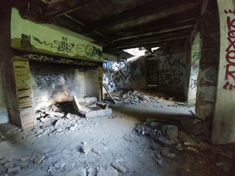 Maison - 114 m² - 1 pièce