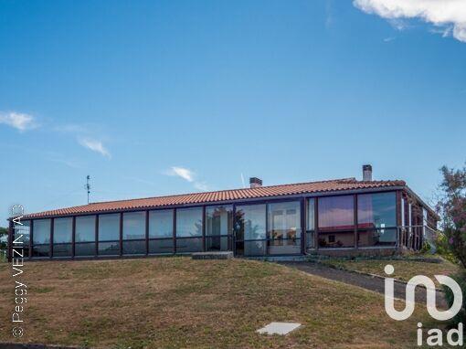 Maison - 235 m² - 10 pièces