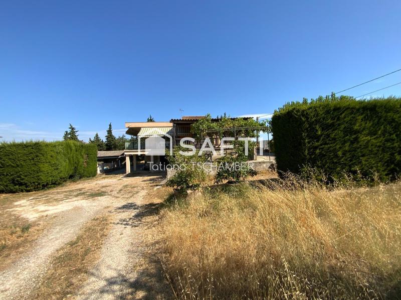 Maison - 327 m² - 9 pièces