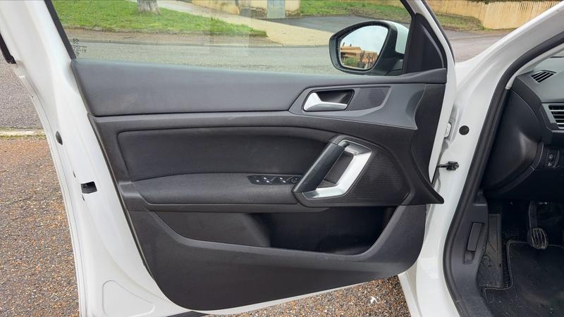 Peugeot 308 1.5 BlueHDi 130 Premium Pack