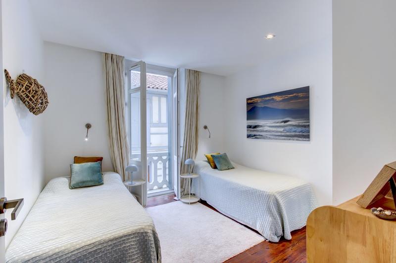 Villa - 196 m² - 5 pièces