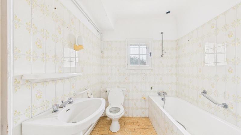 Maison - 300 m² - 7 pièces