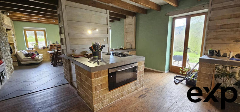 Maison - 240 m² - 6 pièces