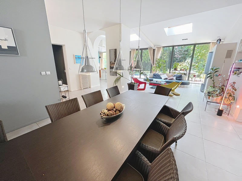 Maison bourgeoise - 350 m² - 8 pièces