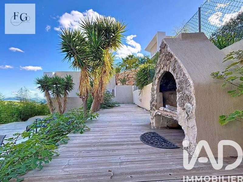 Maison - 94 m² - 4 pièces