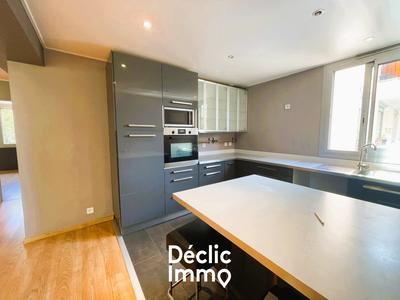 Appartement - 80 m² - 4 pièces