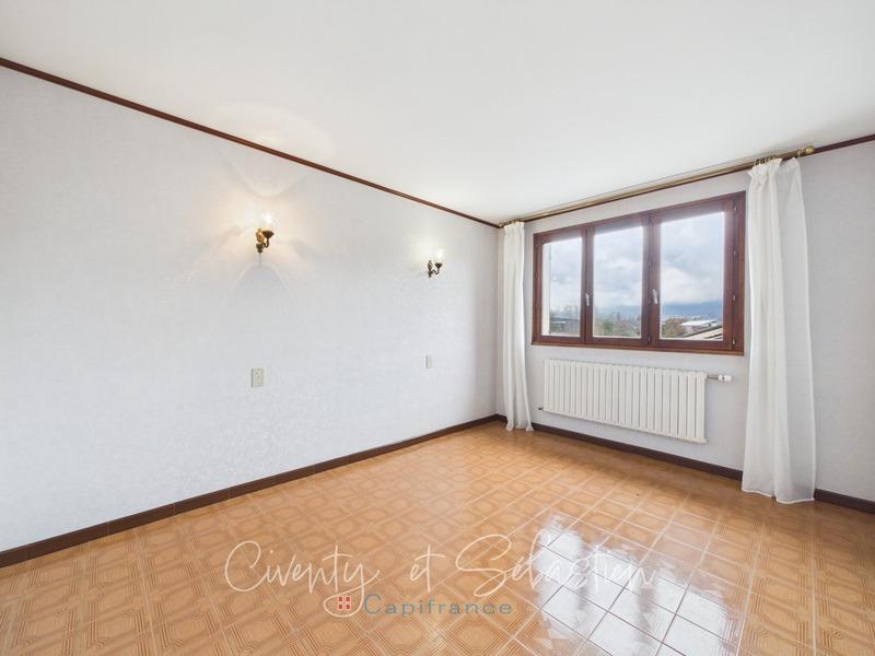 Maison - 161 m² - 8 pièces