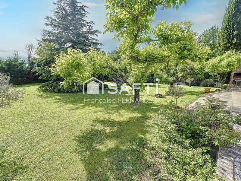 Villa - 235 m² - 5 pièces