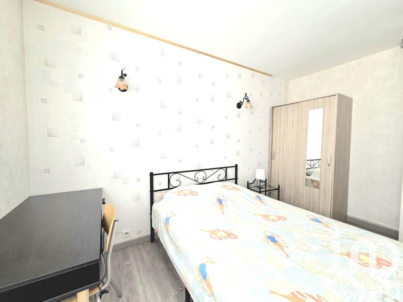 Appartement - 77 m² - 5 pièces