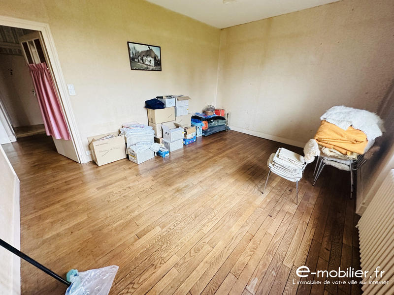 Maison - 180 m² - 9 pièces