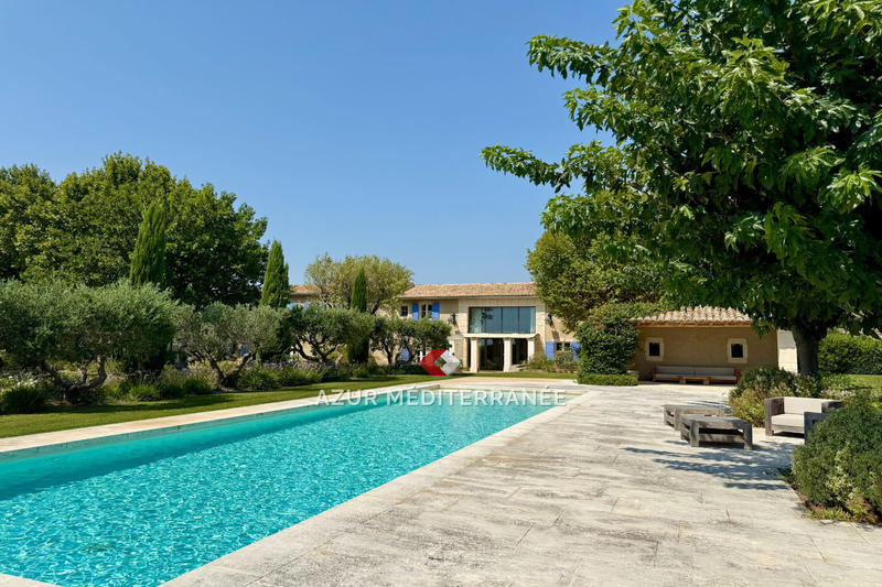 Mas - 350 m² - 7 pièces