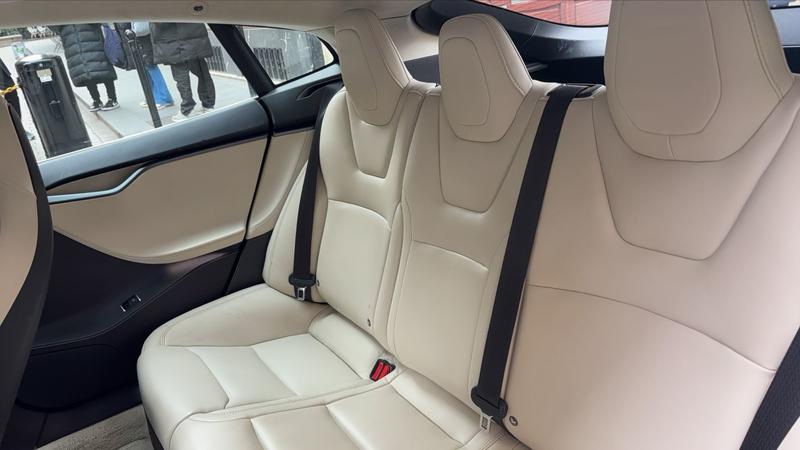 Tesla Model s 100 kWh 422 Dual Motor 100d