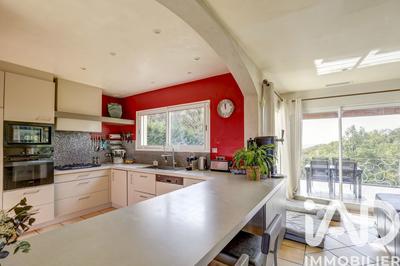 Maison - 185 m² - 7 pièces