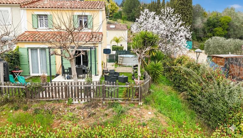 Maison - 80 m² - 4 pièces