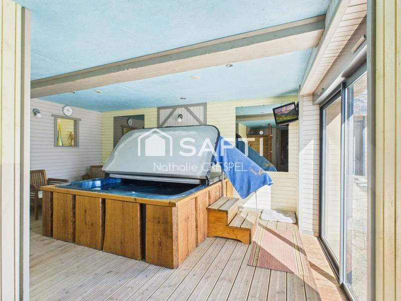 Maison - 350 m² - 8 pièces