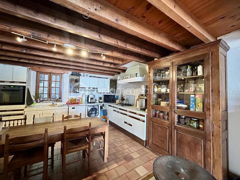 Maison - 284 m² - 9 pièces