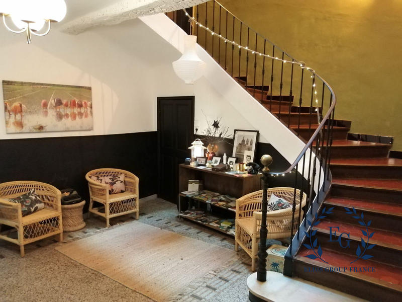 Maison - 482 m² - 14 pièces