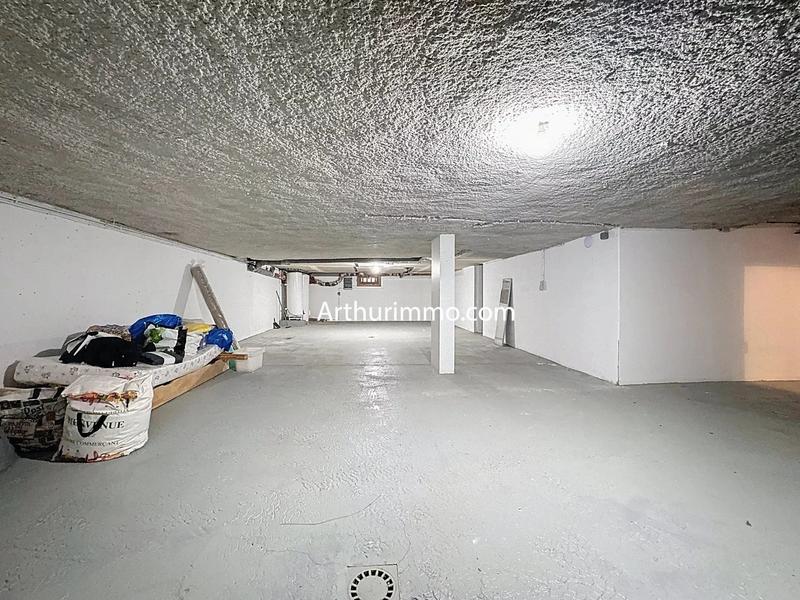 Maison - 232 m² - 9 pièces