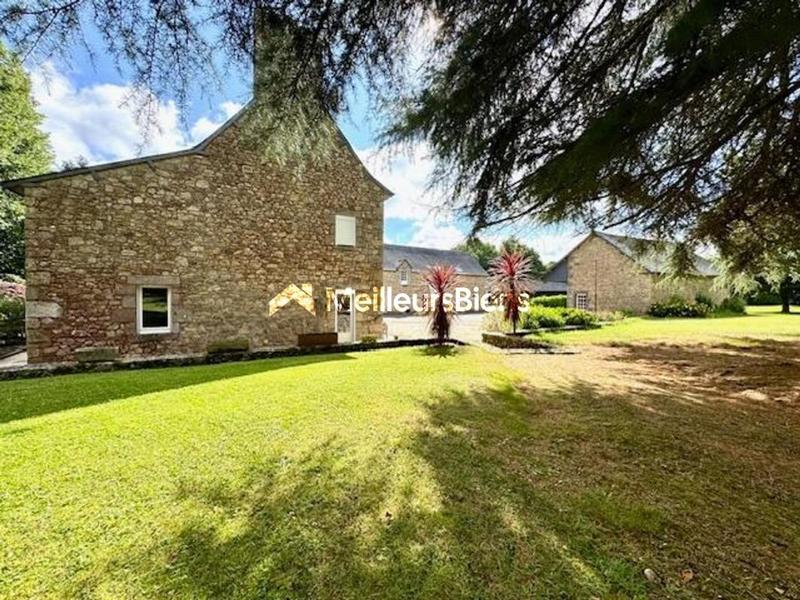 Propriété - 192 m² - 12 pièces