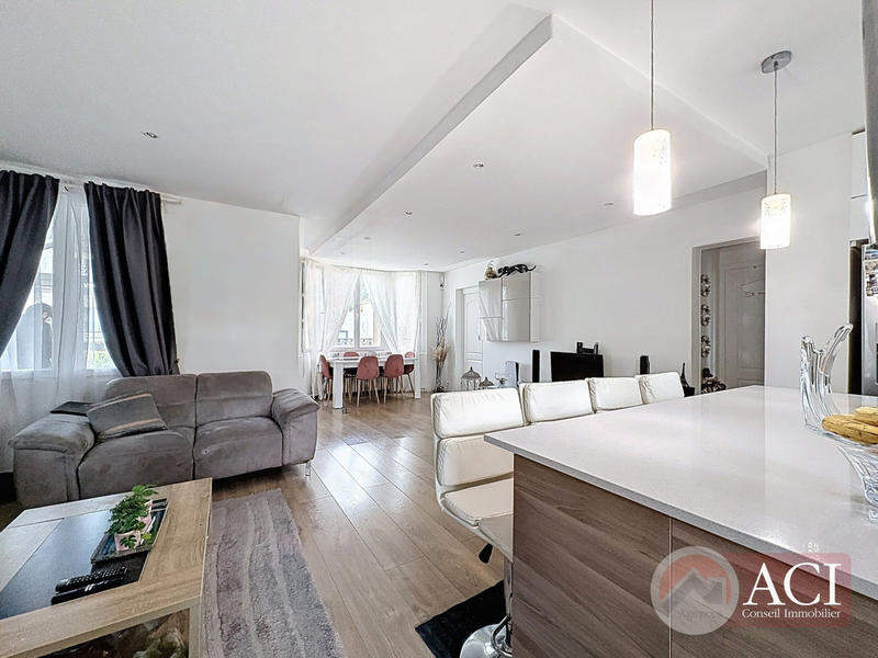 Maison - 185 m² - 6 pièces