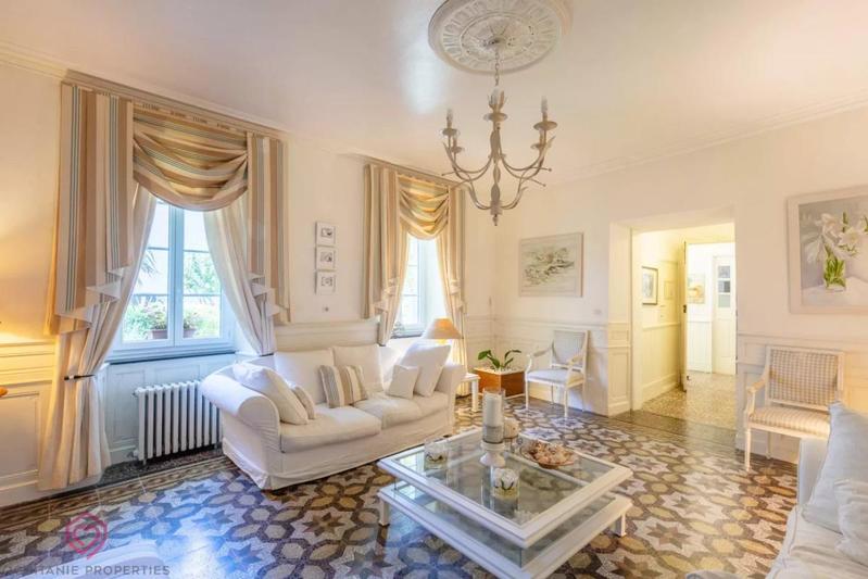 Maison de maîtres - 276 m² - 9 pièces