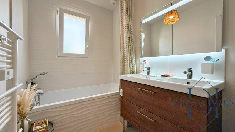 Maison contemporaine - 109 m² - 5 pièces