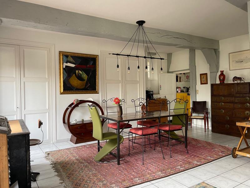 Maison - 241 m² - 8 pièces