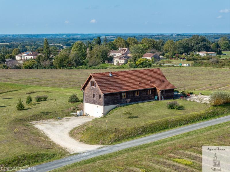 Maison traditionnelle - 165 m² - 7 pièces