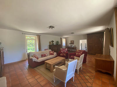 Maison - 216 m² - 7 pièces