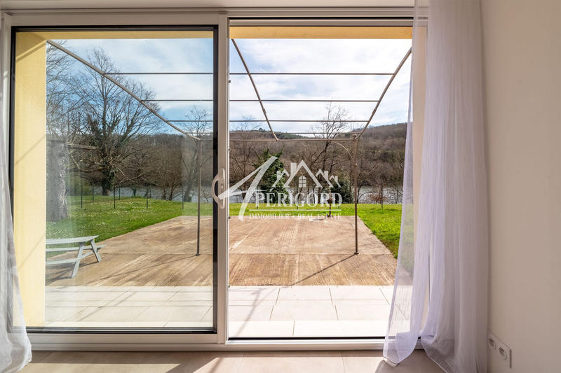 Maison contemporaine - 203 m² - 7 pièces