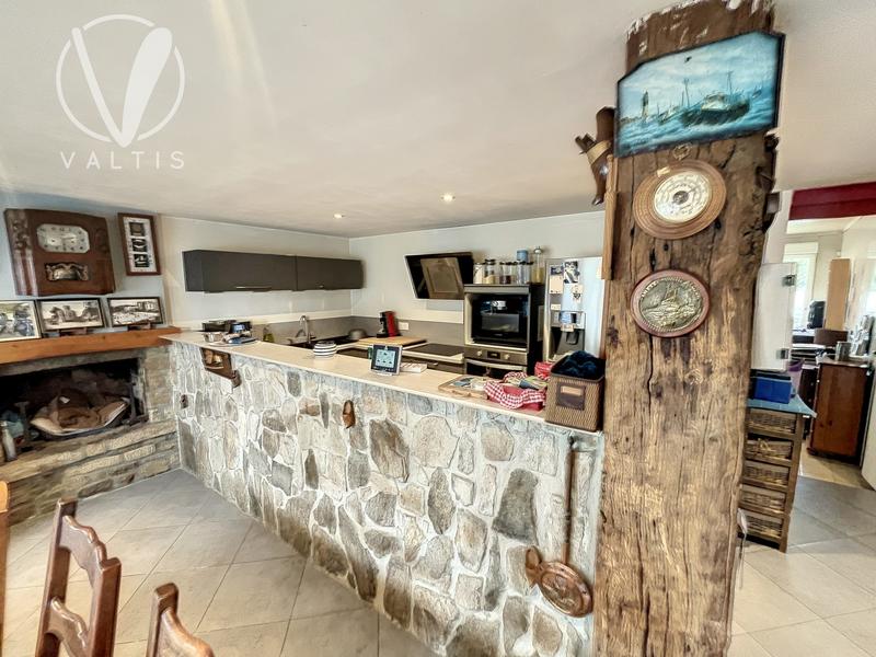 Maison ancienne - 193 m² - 6 pièces