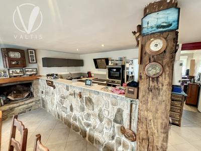 Maison ancienne - 193 m² - 6 pièces