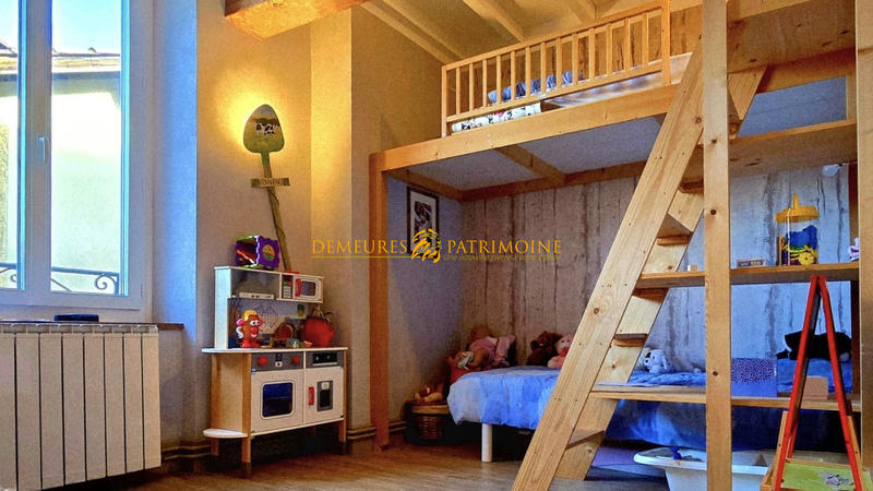 Maison - 205 m² - 5 pièces