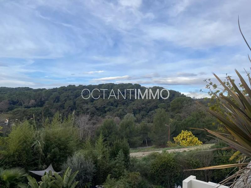 Appartement - 79 m² - 4 pièces