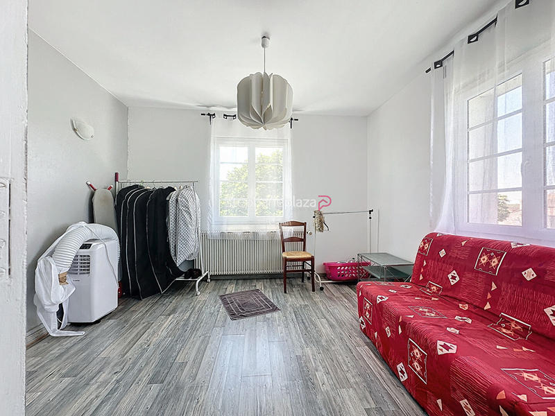 Maison - 180 m² - 8 pièces