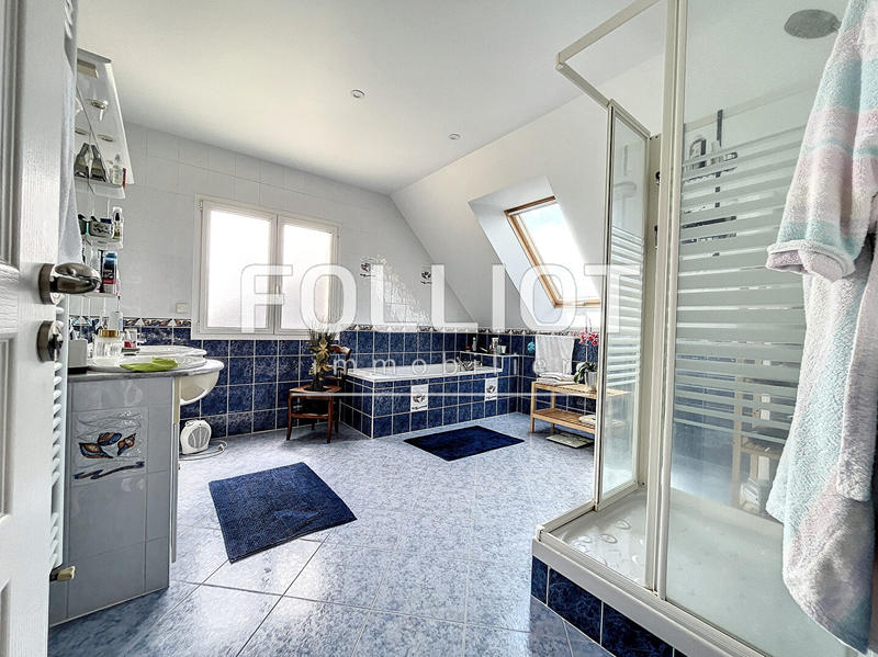 Maison - 180 m² - 6 pièces