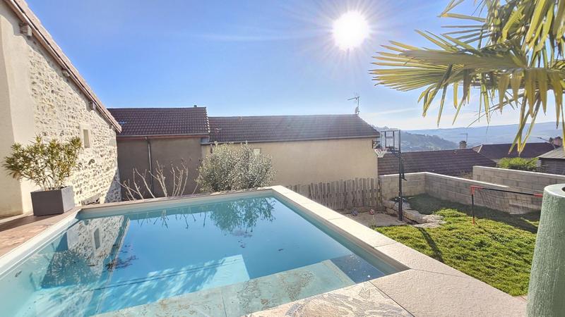 Maison - 203 m² - 9 pièces