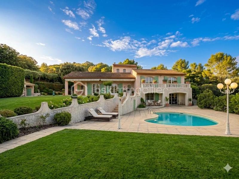 Demeure - 174 m² - 6 pièces