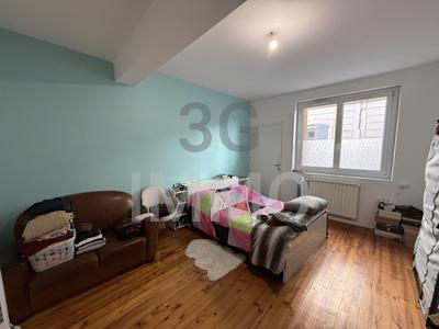 Maison - 214 m² - 6 pièces