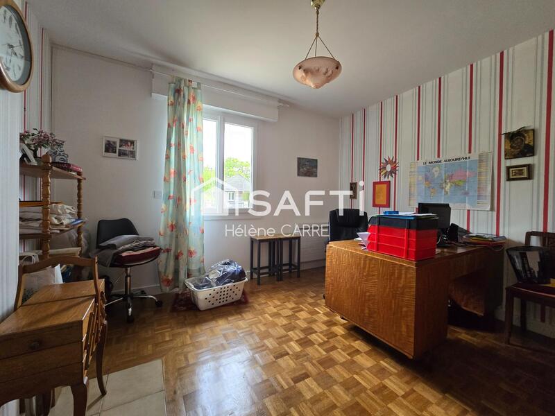 Maison - 220 m² - 7 pièces