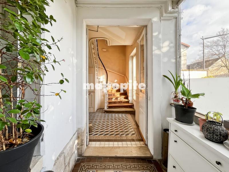 Maison - 410 m² - 13 pièces