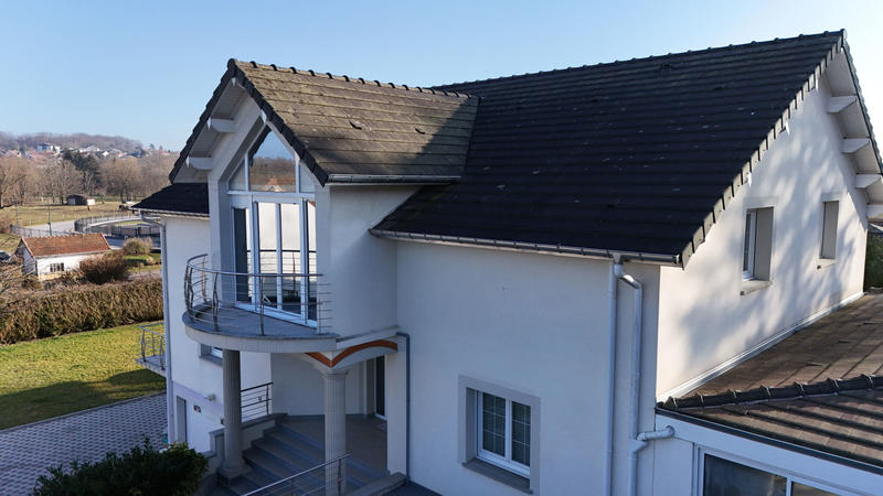 Maison - 383 m² - 8 pièces