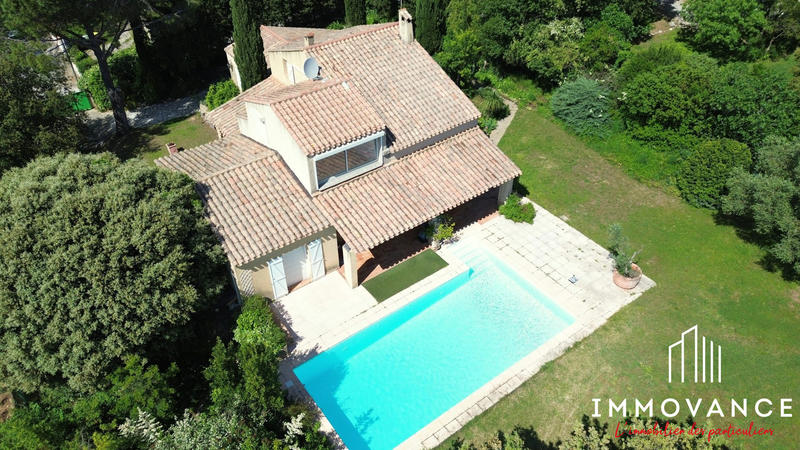 Villa - 208 m² - 6 pièces