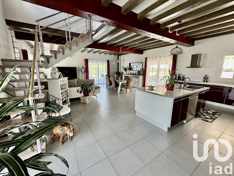 Maison - 180 m² - 10 pièces