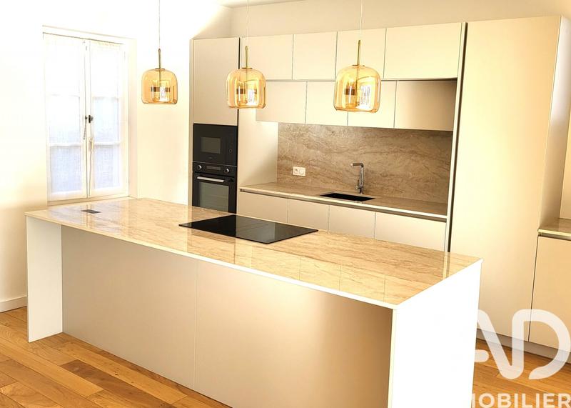 Maison - 200 m² - 7 pièces