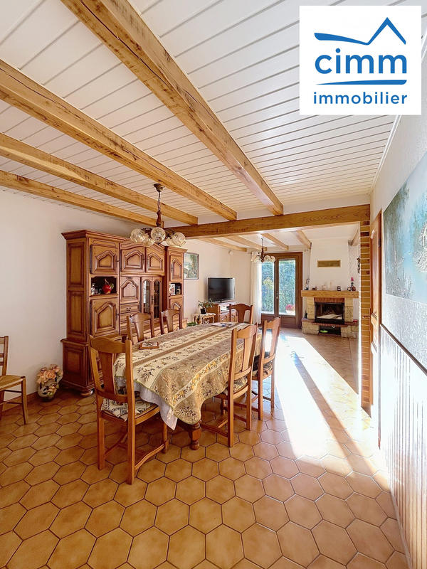 Maison - 95 m² - 5 pièces