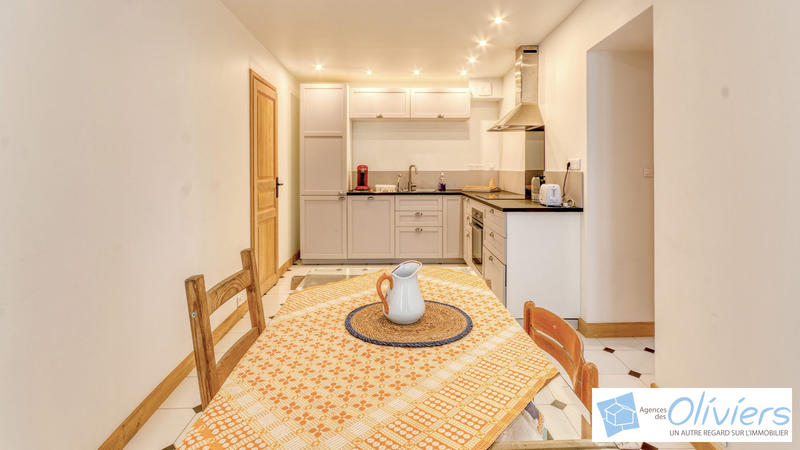 Maison - 229 m² - 9 pièces