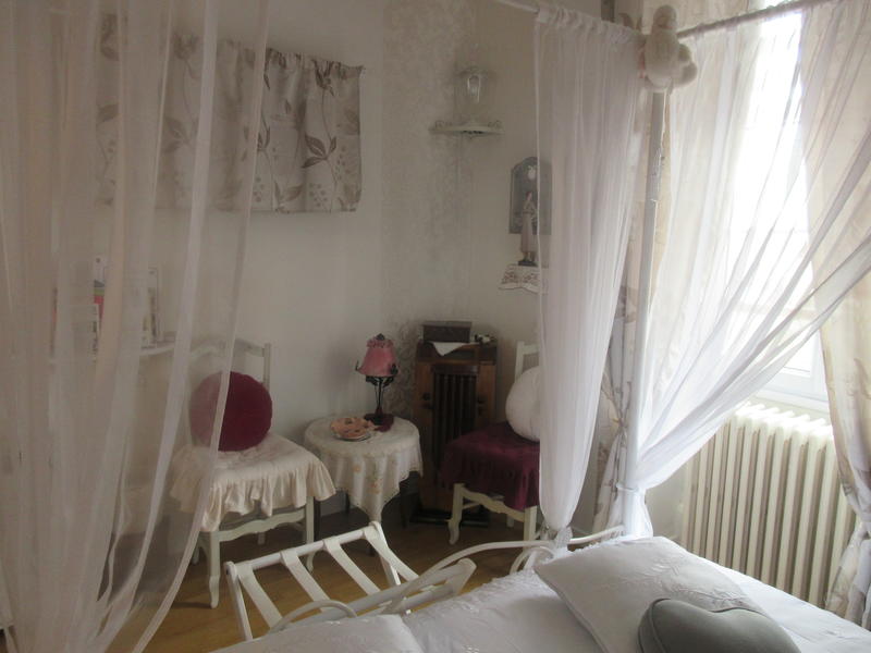 "Jadis... sous la gloriette"