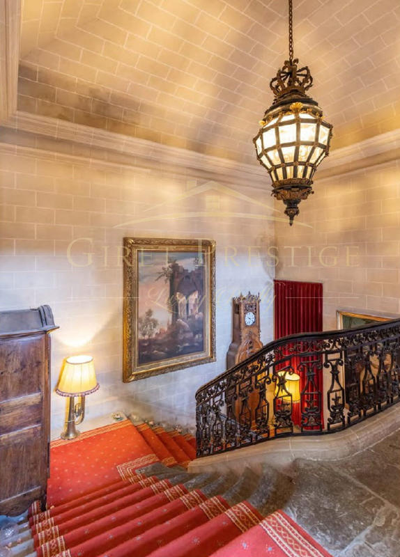Château - 2 882 m² - 40 pièces